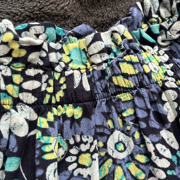 EUC Women’s aerie Navy Floral Ruffled Skort Size Medium - Picture 5 of 5